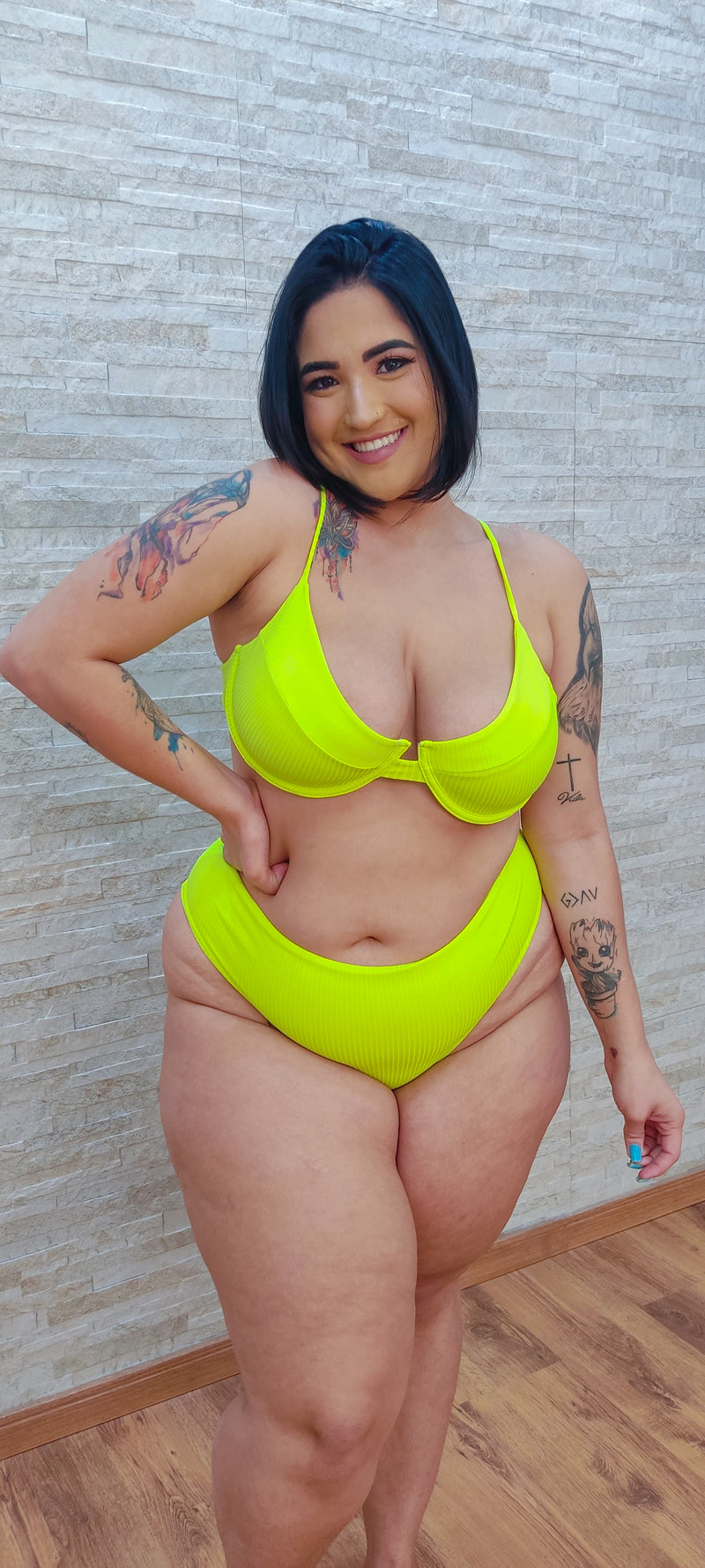 biquíni neon plus size tropical