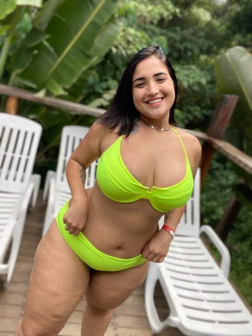 biquíni neon plus size tropical