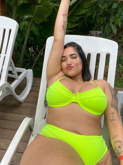 biquíni neon plus size tropical
